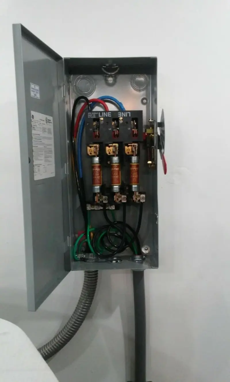 Three-phase disconnect switch installed for Smoke Detector Installation in Odessa